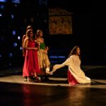 “كيما اليوم” لليلى طوبال في مهرجان الحمامات الدولي: مسرح رمزي يغوص في القضايا الوجودية وينتصر للإنسانية