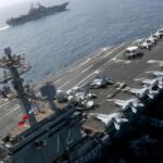 بعد اغتيال خامنئي — إيران تستهدف القوة الأميركية في الخليج.. و”أبراهام لنكولن” تحت نيران الصواريخ