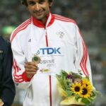 البطل التونسي حاتم غولة يفوز ويسجل رقم قياسي وطني تونسي جديد في سباق نصف الماراطون مشي رجال لمسافة 21.097 كلم