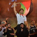 أمام شبابيك مغلقة: سانت ليفانت يغني للحب والوطن والحرية