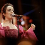 آية دغنوج… تغني لأم كلثوم على مسرح جامعة الأميرة نورة بالرّياض