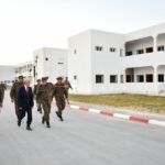 وزير الدفاع يزور القاعدة العسكرية بكندار