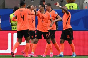 هولندا تسحق السويد 5-1 وتقطع شوطا كبيرا نحو دور الـ32