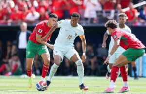 موجز “البيان” : فرنسا تقصي المغرب، مبابي يعتبر ان المهمة لم تنجز بعد، لامين منذهل بأداء ميسي، اليونايتد يجمّد صفقة ايدرسون